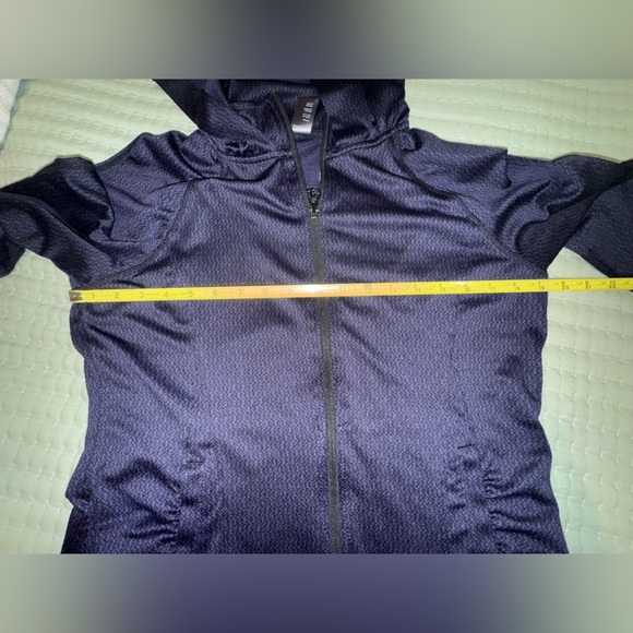 Mondetta athletic, hooded zip up jacket. Size M. VGUC - Picture 6 of 9
